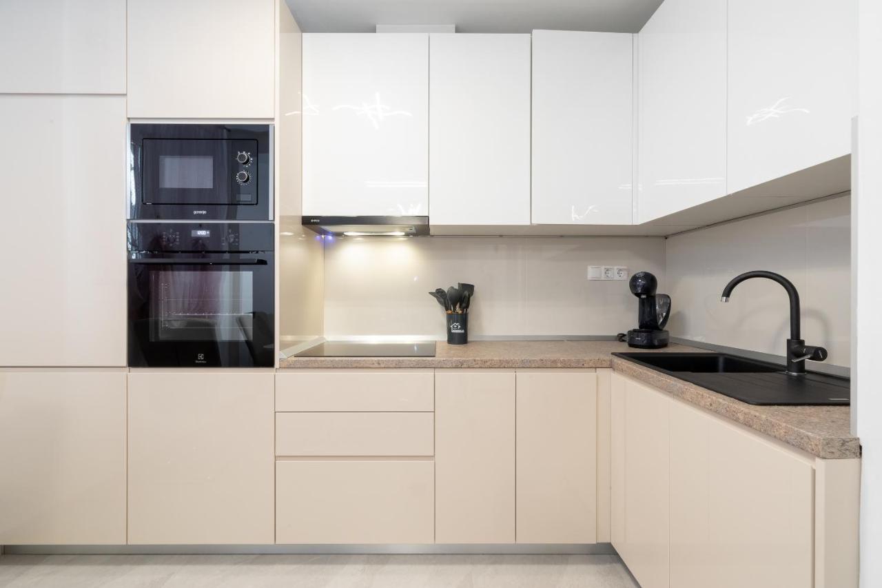 Apartman Stela กอร์จูลา ภายนอก รูปภาพ